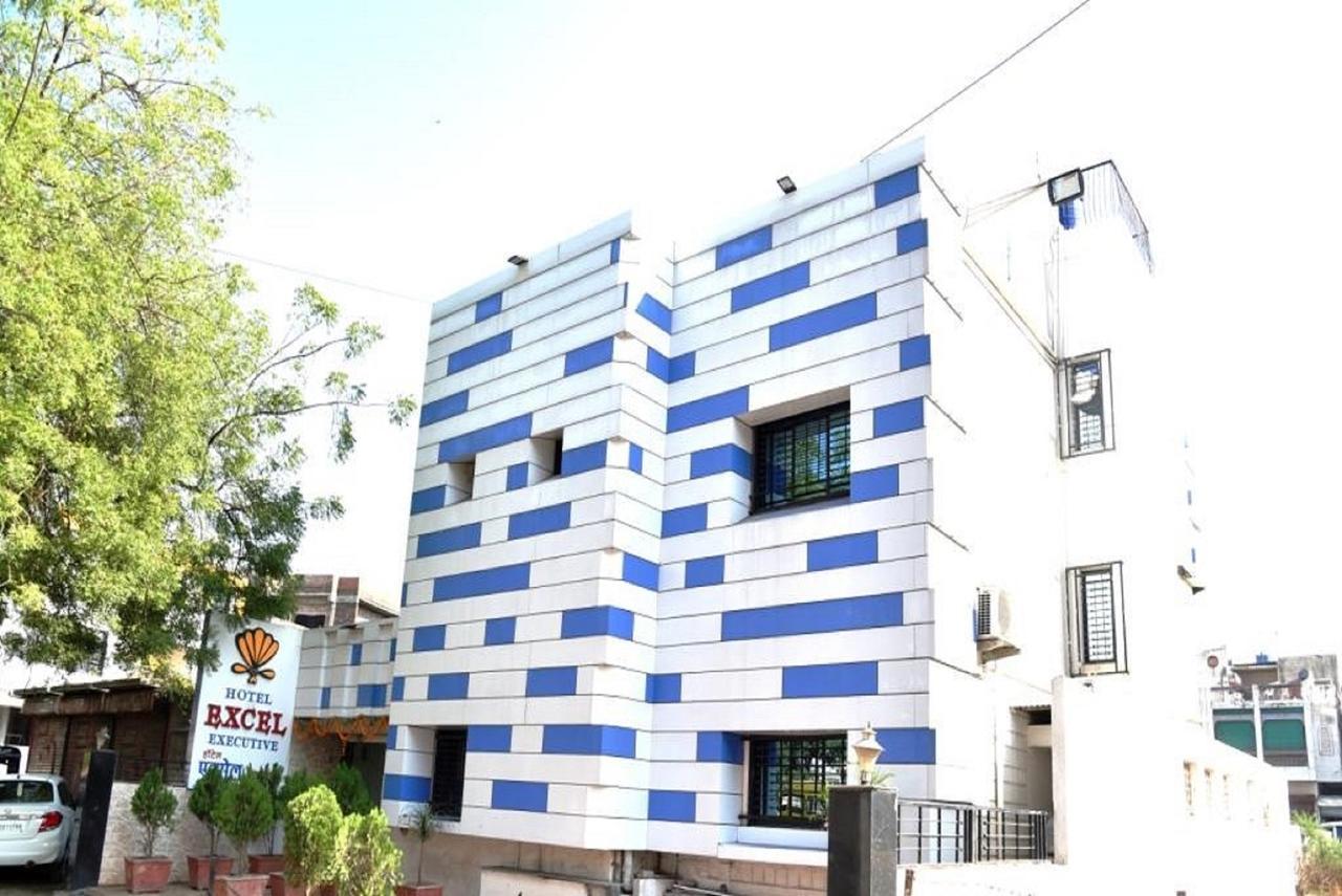 Hotel Excel Executive Amravati Exterior foto